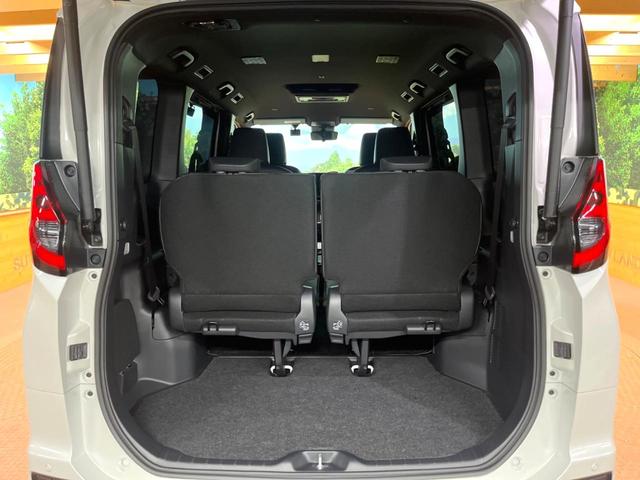 ノア ハイブリッドＳ－Ｚ　モデリスタエアロ　快適利便パック　フリップダウン　純正１０型ナビ　全周囲カメラ　ブラインドスポットモニター　レーダークルーズ　電動リアゲート　デジタルミラー　三眼ＬＥＤヘッド　両側電動ドア　ＥＴＣ（67枚目）