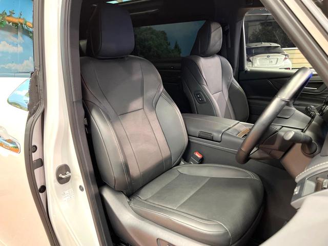 アルファード Ｚ　禁煙　モデリスタエアロ　ガラスルーフ　フリップダウン　純正１４型ナビ　全周囲カメラ　ブラインドスポットモニター　レーダークルーズ　デジタルミラー　電動リアゲート　三眼ＬＥＤヘッド　純１８アルミ　ＥＴＣ（11枚目）