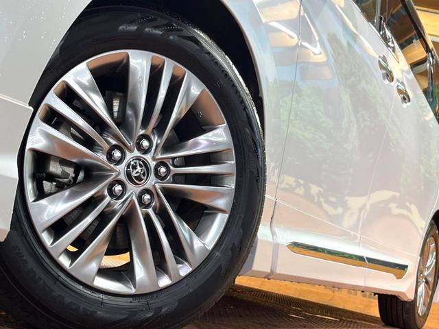 アルファード Ｚ　禁煙　モデリスタエアロ　ガラスルーフ　フリップダウン　純正１４型ナビ　全周囲カメラ　ブラインドスポットモニター　レーダークルーズ　デジタルミラー　電動リアゲート　三眼ＬＥＤヘッド　純１８アルミ　ＥＴＣ（16枚目）