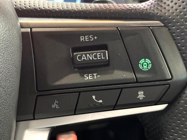 アウトランダーＰＨＥＶ Ｐ　７人　禁煙　ＢＯＳＥサウンド　純正９型ナビ　全周囲カメラ　ブラインドスポットモニター　マイパロット　電動リアゲート　黒革　メモリーシート　シートヒーター　ＬＥＤヘッド　純正２０アルミ　ＥＴＣ（6枚目）