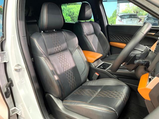 アウトランダーＰＨＥＶ Ｐ　７人　禁煙　ＢＯＳＥサウンド　純正９型ナビ　全周囲カメラ　ブラインドスポットモニター　マイパロット　電動リアゲート　黒革　メモリーシート　シートヒーター　ＬＥＤヘッド　純正２０アルミ　ＥＴＣ（10枚目）