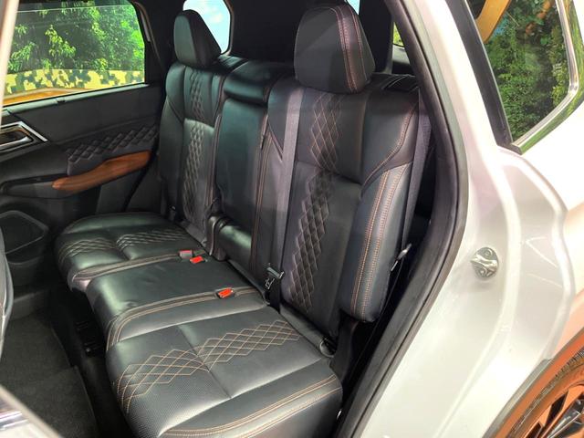 アウトランダーＰＨＥＶ Ｐ　７人　禁煙　ＢＯＳＥサウンド　純正９型ナビ　全周囲カメラ　ブラインドスポットモニター　マイパロット　電動リアゲート　黒革　メモリーシート　シートヒーター　ＬＥＤヘッド　純正２０アルミ　ＥＴＣ（26枚目）