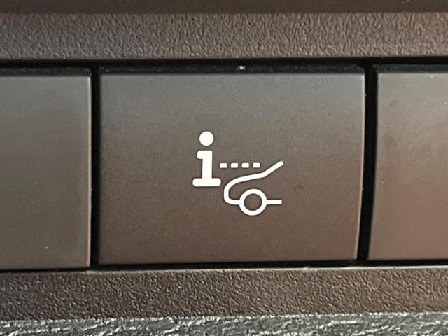 アウトランダーＰＨＥＶ Ｐ　７人　禁煙　ＢＯＳＥサウンド　純正９型ナビ　全周囲カメラ　ブラインドスポットモニター　マイパロット　電動リアゲート　黒革　メモリーシート　シートヒーター　ＬＥＤヘッド　純正２０アルミ　ＥＴＣ（44枚目）