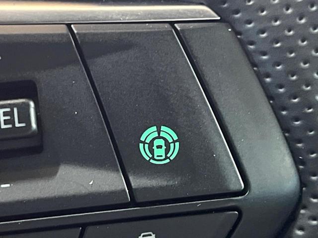 アウトランダーＰＨＥＶ Ｐ　７人　禁煙　ＢＯＳＥサウンド　純正９型ナビ　全周囲カメラ　ブラインドスポットモニター　マイパロット　電動リアゲート　黒革　メモリーシート　シートヒーター　ＬＥＤヘッド　純正２０アルミ　ＥＴＣ（46枚目）