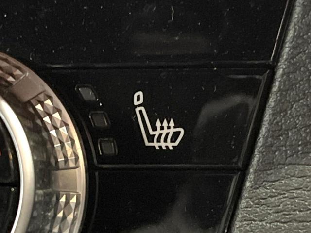 アウトランダーＰＨＥＶ Ｐ　７人　禁煙　ＢＯＳＥサウンド　純正９型ナビ　全周囲カメラ　ブラインドスポットモニター　マイパロット　電動リアゲート　黒革　メモリーシート　シートヒーター　ＬＥＤヘッド　純正２０アルミ　ＥＴＣ（58枚目）