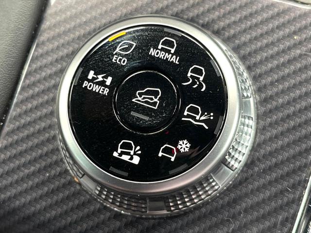 アウトランダーＰＨＥＶ Ｐ　７人　禁煙　ＢＯＳＥサウンド　純正９型ナビ　全周囲カメラ　ブラインドスポットモニター　マイパロット　電動リアゲート　黒革　メモリーシート　シートヒーター　ＬＥＤヘッド　純正２０アルミ　ＥＴＣ（63枚目）