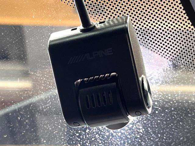 アウトランダーＰＨＥＶ Ｐ　７人　禁煙　ＢＯＳＥサウンド　純正９型ナビ　全周囲カメラ　ブラインドスポットモニター　マイパロット　電動リアゲート　黒革　メモリーシート　シートヒーター　ＬＥＤヘッド　純正２０アルミ　ＥＴＣ（65枚目）