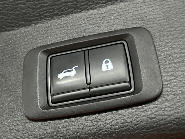 アウトランダーＰＨＥＶ Ｐ　７人　禁煙　ＢＯＳＥサウンド　純正９型ナビ　全周囲カメラ　ブラインドスポットモニター　マイパロット　電動リアゲート　黒革　メモリーシート　シートヒーター　ＬＥＤヘッド　純正２０アルミ　ＥＴＣ（74枚目）