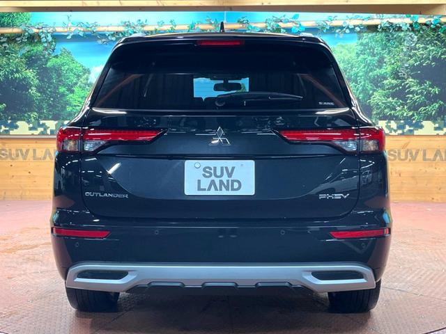 アウトランダーPHEV P 禁煙車 4WD 7人乗り 純正12型ナビ 全周囲カメラ マイパイロット ブラインドスポットモニター 電動リアゲート 黒革 全席シートヒーター メモリーシート LEDヘッド ステアリングヒーター ETC(18枚目)