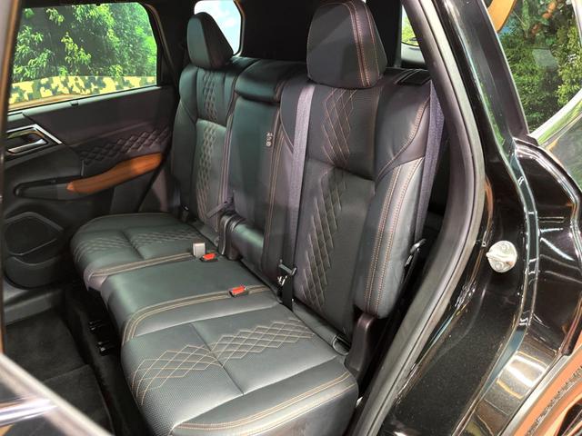 アウトランダーPHEV P 禁煙車 4WD 7人乗り 純正12型ナビ 全周囲カメラ マイパイロット ブラインドスポットモニター 電動リアゲート 黒革 全席シートヒーター メモリーシート LEDヘッド ステアリングヒーター ETC(25枚目)