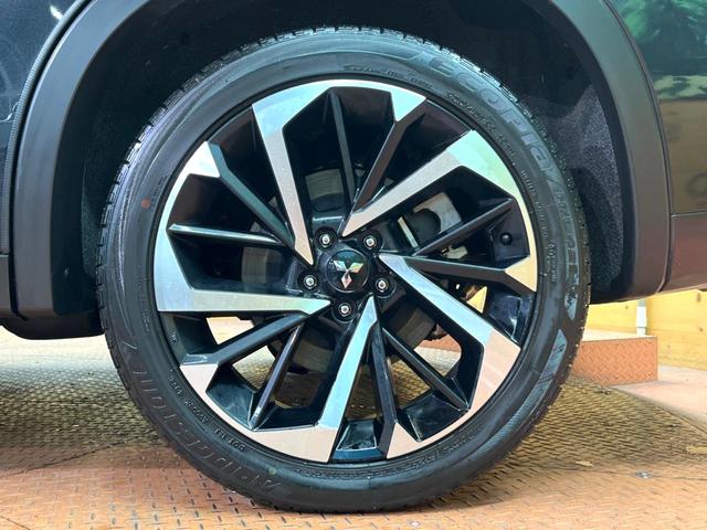 アウトランダーPHEV P 禁煙車 4WD 7人乗り 純正12型ナビ 全周囲カメラ マイパイロット ブラインドスポットモニター 電動リアゲート 黒革 全席シートヒーター メモリーシート LEDヘッド ステアリングヒーター ETC(32枚目)