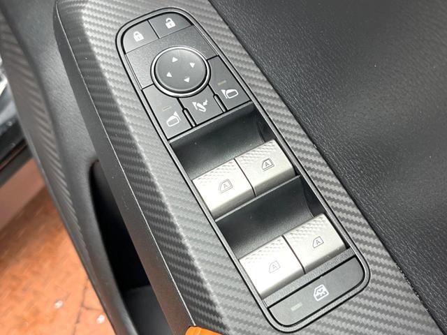 アウトランダーPHEV P 禁煙車 4WD 7人乗り 純正12型ナビ 全周囲カメラ マイパイロット ブラインドスポットモニター 電動リアゲート 黒革 全席シートヒーター メモリーシート LEDヘッド ステアリングヒーター ETC(37枚目)