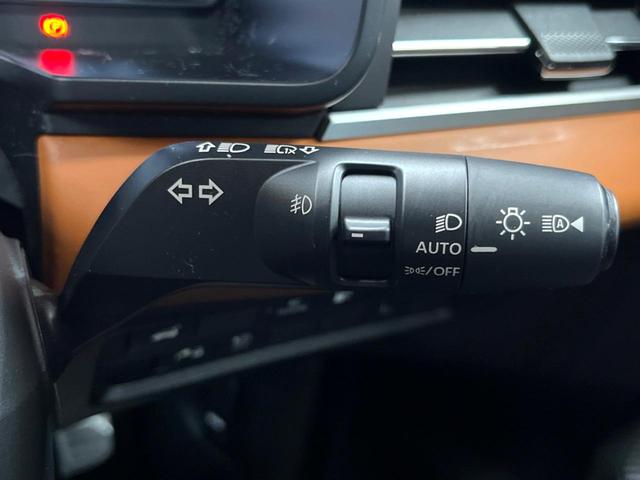 アウトランダーPHEV P 禁煙車 4WD 7人乗り 純正12型ナビ 全周囲カメラ マイパイロット ブラインドスポットモニター 電動リアゲート 黒革 全席シートヒーター メモリーシート LEDヘッド ステアリングヒーター ETC(49枚目)