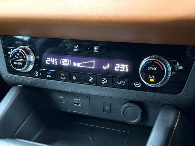 アウトランダーPHEV P 禁煙車 4WD 7人乗り 純正12型ナビ 全周囲カメラ マイパイロット ブラインドスポットモニター 電動リアゲート 黒革 全席シートヒーター メモリーシート LEDヘッド ステアリングヒーター ETC(54枚目)