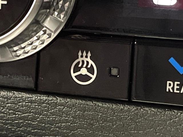 アウトランダーPHEV P 禁煙車 4WD 7人乗り 純正12型ナビ 全周囲カメラ マイパイロット ブラインドスポットモニター 電動リアゲート 黒革 全席シートヒーター メモリーシート LEDヘッド ステアリングヒーター ETC(56枚目)