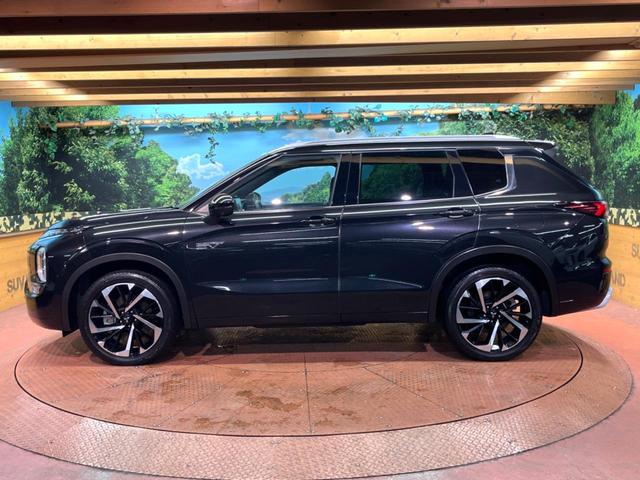 アウトランダーPHEV P 禁煙車 4WD 7人乗り 純正12型ナビ 全周囲カメラ マイパイロット ブラインドスポットモニター 電動リアゲート 黒革 全席シートヒーター メモリーシート LEDヘッド ステアリングヒーター ETC(63枚目)