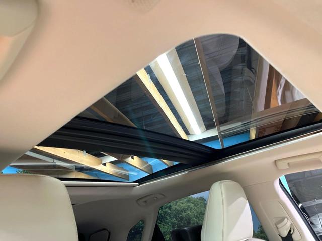 ＲＸ ＲＸ４５０ｈ　バージョンＬ　４ＷＤ　禁煙　パノラマルーフ　モデリスタエアロ　マークレビンソン　後席モニター　純正１２型ナビ　全周囲カメラ　レーダークルーズ　電動リアゲート　ブラインドスポットモニター　三眼ＬＥＤヘッド　ベージュ革（4枚目）