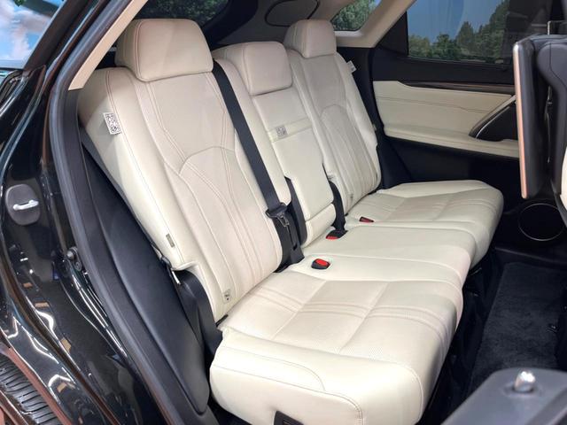 ＲＸ ＲＸ４５０ｈ　バージョンＬ　４ＷＤ　禁煙　パノラマルーフ　モデリスタエアロ　マークレビンソン　後席モニター　純正１２型ナビ　全周囲カメラ　レーダークルーズ　電動リアゲート　ブラインドスポットモニター　三眼ＬＥＤヘッド　ベージュ革（13枚目）