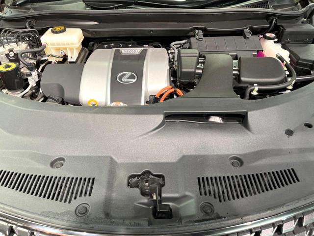 ＲＸ ＲＸ４５０ｈ　バージョンＬ　４ＷＤ　禁煙　パノラマルーフ　モデリスタエアロ　マークレビンソン　後席モニター　純正１２型ナビ　全周囲カメラ　レーダークルーズ　電動リアゲート　ブラインドスポットモニター　三眼ＬＥＤヘッド　ベージュ革（19枚目）
