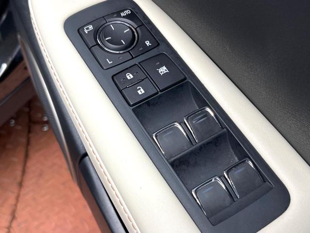 ＲＸ ＲＸ４５０ｈ　バージョンＬ　４ＷＤ　禁煙　パノラマルーフ　モデリスタエアロ　マークレビンソン　後席モニター　純正１２型ナビ　全周囲カメラ　レーダークルーズ　電動リアゲート　ブラインドスポットモニター　三眼ＬＥＤヘッド　ベージュ革（30枚目）
