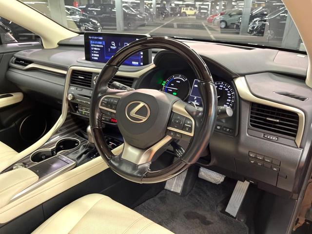 ＲＸ ＲＸ４５０ｈ　バージョンＬ　４ＷＤ　禁煙　パノラマルーフ　モデリスタエアロ　マークレビンソン　後席モニター　純正１２型ナビ　全周囲カメラ　レーダークルーズ　電動リアゲート　ブラインドスポットモニター　三眼ＬＥＤヘッド　ベージュ革（36枚目）