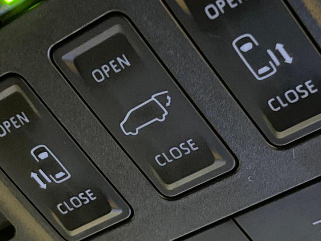 アルファード Ｚ　禁煙　ガラスルーフ　モデリスタエアロ　ユニバーサルステップ　フリップダウン　純正１４型ナビ　全周囲カメラ　ブラインドスポットモニター　電動リアゲート　レーダークルーズ　デジタルミラー　３眼ＬＥＤヘッド（9枚目）