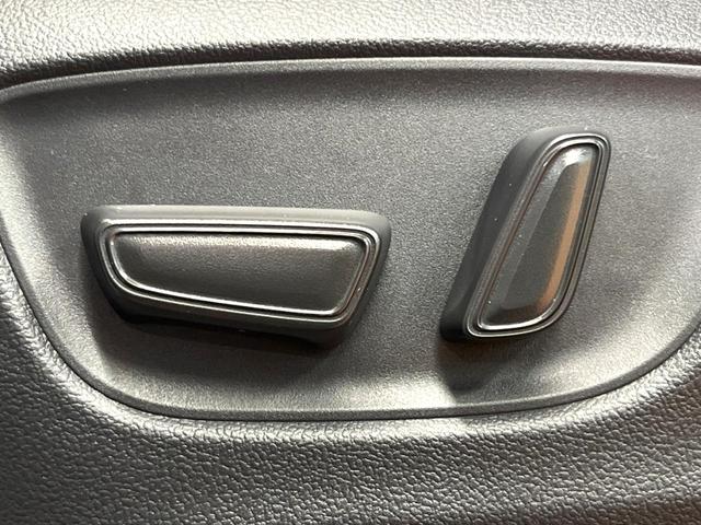 アルファード Ｚ　禁煙　ガラスルーフ　モデリスタエアロ　ユニバーサルステップ　フリップダウン　純正１４型ナビ　全周囲カメラ　ブラインドスポットモニター　電動リアゲート　レーダークルーズ　デジタルミラー　３眼ＬＥＤヘッド（27枚目）