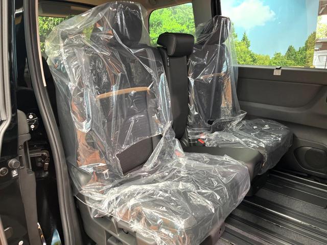 セレナ ｅ－パワー　ハイウェイスターＶ　登録済未使用車　純正１２型ナビ　全周囲カメラ　ブラインドスポットモニター　デジタルミラー　プロパイロット　両側電動ドア　ＬＥＤヘッド　純正１６アルミ　ＥＴＣ　クリアランスソナー　リアオートエアコン（12枚目）