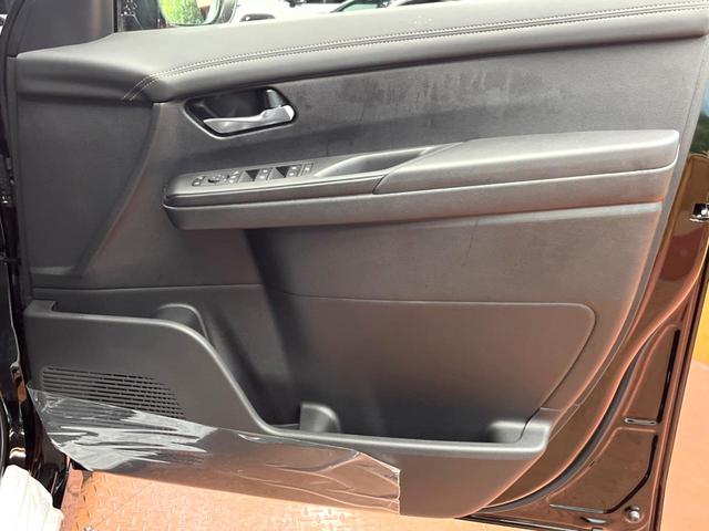 セレナ ｅ－パワー　ハイウェイスターＶ　登録済未使用車　純正１２型ナビ　全周囲カメラ　ブラインドスポットモニター　デジタルミラー　プロパイロット　両側電動ドア　ＬＥＤヘッド　純正１６アルミ　ＥＴＣ　クリアランスソナー　リアオートエアコン（31枚目）