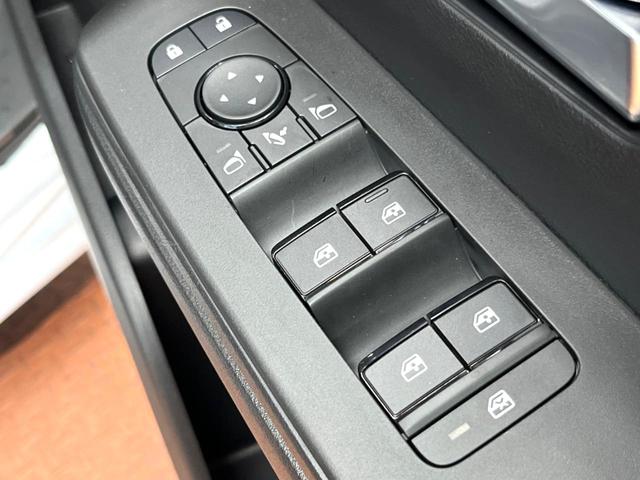 セレナ ｅ－パワー　ハイウェイスターＶ　登録済未使用車　純正１２型ナビ　全周囲カメラ　ブラインドスポットモニター　デジタルミラー　プロパイロット　両側電動ドア　ＬＥＤヘッド　純正１６アルミ　ＥＴＣ　クリアランスソナー　リアオートエアコン（32枚目）