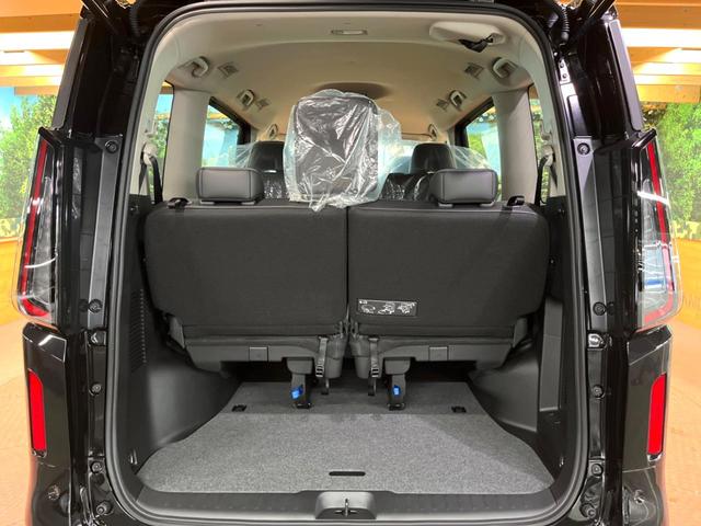 セレナ ｅ－パワー　ハイウェイスターＶ　登録済未使用車　純正１２型ナビ　全周囲カメラ　ブラインドスポットモニター　デジタルミラー　プロパイロット　両側電動ドア　ＬＥＤヘッド　純正１６アルミ　ＥＴＣ　クリアランスソナー　リアオートエアコン（56枚目）