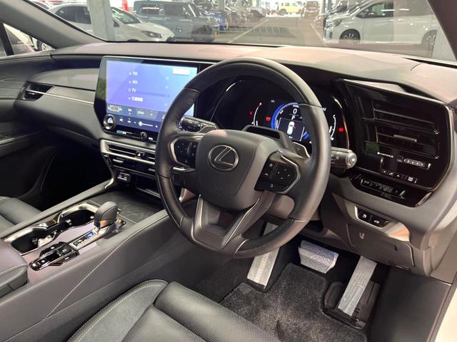RX RX350h バージョンL 禁煙 純正14型ナビ 全周囲カメラ ブラインドスポットモニター デジタルミラー レーダークルーズ 電動リアゲート 三眼LEDヘッド 黒革 メモリーシート シートベンチレーション 純正21アルミ ETC(21枚目)
