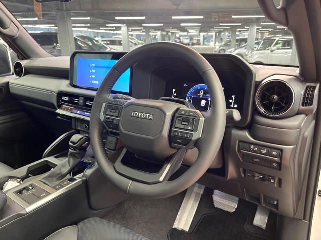 ランドクルーザー250 VX 禁煙 サンルーフ 純正12型ナビ 全周囲カメラ ブラインドスポットモニター レーダークルーズ デジタルミラー 電動リアゲート 黒革 シートベンチレーション LEDヘッド 純正18アルミ ETC(22枚目)