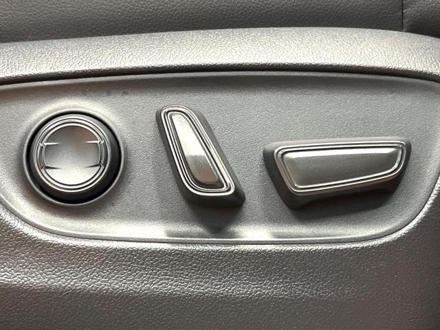 ランドクルーザー250 VX 禁煙 サンルーフ 純正12型ナビ 全周囲カメラ ブラインドスポットモニター レーダークルーズ デジタルミラー 電動リアゲート 黒革 シートベンチレーション LEDヘッド 純正18アルミ ETC(33枚目)