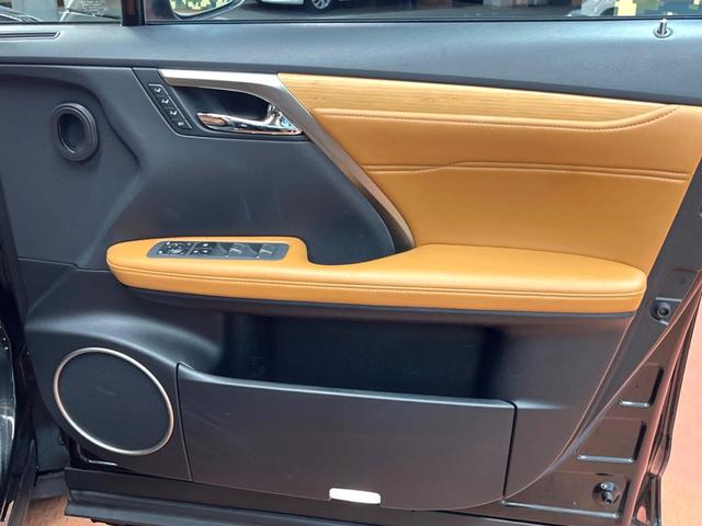 ＲＸ ＲＸ４５０ｈ　バージョンＬ　禁煙　モデリスタエアロ　パノラマルーフ　純正１２型ナビ　全周囲カメラ　レーダークルーズ　電動リアゲート　三眼ＬＥＤヘッド　オートハイビーム　茶革　シートベンチレーション　純正２０アルミ　ＥＴＣ（32枚目）