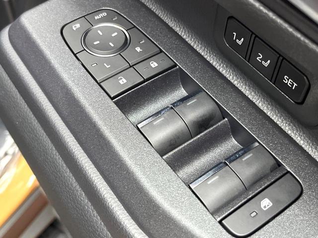 ランドクルーザー250 ZXファーストエディション 禁煙 サンルーフ JBLサウンド 丸目LEDヘッド 純正12型ナビ 全周囲カメラ デジタルミラー ブラインドスポットモニター 茶革 メモリーシート シートベンチレーション デフロック 純正18アルミ(34枚目)