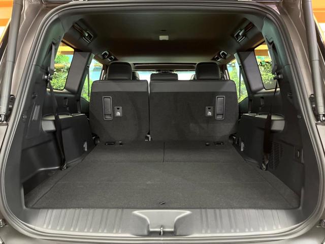 ランドクルーザー２５０ ＶＸ　登録済未使用車　７人乗　サンルーフ　純正１２型ディスプレイオーディオ　全周囲カメラ　デジタルミラー　丸目ＬＥＤヘッド＆フォグ　純正１８インチアルミ　本革　ベンチレーション　ステアリングヒーター　ＥＴＣ（15枚目）