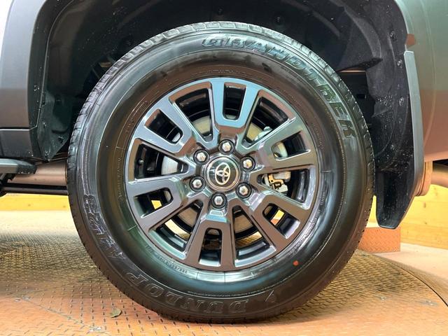 ランドクルーザー２５０ ＶＸ　登録済未使用車　７人乗　サンルーフ　純正１２型ディスプレイオーディオ　全周囲カメラ　デジタルミラー　丸目ＬＥＤヘッド＆フォグ　純正１８インチアルミ　本革　ベンチレーション　ステアリングヒーター　ＥＴＣ（30枚目）