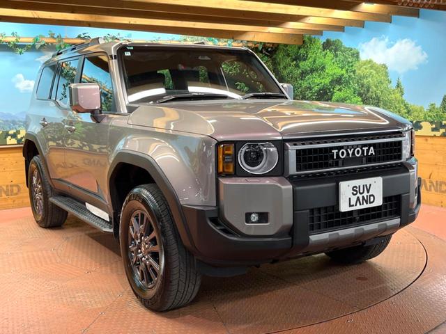 ランドクルーザー２５０ ＶＸ　登録済未使用車　７人乗　サンルーフ　純正１２型ディスプレイオーディオ　全周囲カメラ　デジタルミラー　丸目ＬＥＤヘッド＆フォグ　純正１８インチアルミ　本革　ベンチレーション　ステアリングヒーター　ＥＴＣ（59枚目）