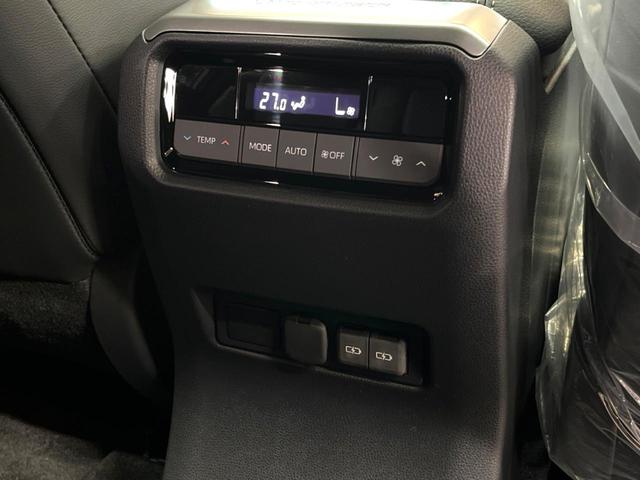 ランドクルーザー２５０ ＶＸ　登録済未使用車　７人乗　サンルーフ　純正１２型ディスプレイオーディオ　全周囲カメラ　デジタルミラー　丸目ＬＥＤヘッド＆フォグ　純正１８インチアルミ　本革　ベンチレーション　ステアリングヒーター　ＥＴＣ（65枚目）