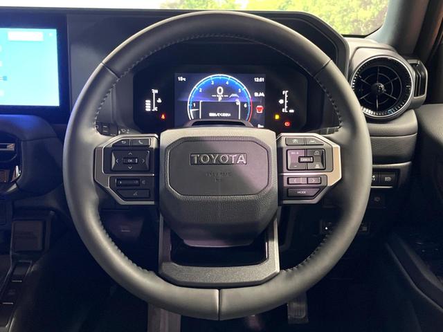 ランドクルーザー２５０ ＶＸ　登録済未使用車　７人乗　サンルーフ　純正１２型ディスプレイオーディオ　全周囲カメラ　デジタルミラー　丸目ＬＥＤヘッド＆フォグ　純正１８インチアルミ　本革　ベンチレーション　ステアリングヒーター　ＥＴＣ（66枚目）