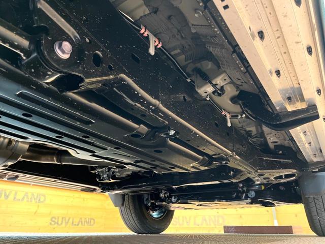 ランドクルーザー２５０ ＶＸ　登録済未使用車　７人乗　サンルーフ　純正１２型ディスプレイオーディオ　全周囲カメラ　デジタルミラー　丸目ＬＥＤヘッド＆フォグ　純正１８インチアルミ　本革　ベンチレーション　ステアリングヒーター　ＥＴＣ（68枚目）