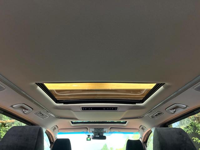 アルファード 2.5S 禁煙車 サンルーフ 9型ナビフルセグ 両側パワスラ 衝突軽減装置 レーダークルーズ オートハイビーム クリアランスソナー DVDキッド レーンキープ バックカメラ LEDヘッド&フォグ ETC(55枚目)