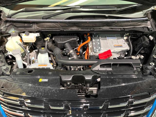 セレナ e-パワー ハイウェイスターV 両側電動ドア 純正SDナビ 後席モニター 全周囲カメラ 衝突被害軽減システム 100V電源 レーダークルーズ コーナーセンサー スマートキー LEDヘッド ビルトインETC 車線逸脱警報(19枚目)