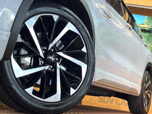 アウトランダーPHEV P 4WD 禁煙 BOSEサウンド 純正9型ナビ 全周囲カメラ ブラインドスポットモニター マイパイロット 電動リアゲート 黒革 メモリーシート シートヒーター LEDヘッド 純正20アルミ ETC(16枚目)