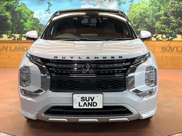 アウトランダーPHEV P 4WD 禁煙 BOSEサウンド 純正9型ナビ 全周囲カメラ ブラインドスポットモニター マイパイロット 電動リアゲート 黒革 メモリーシート シートヒーター LEDヘッド 純正20アルミ ETC(17枚目)