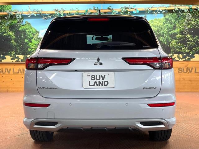 アウトランダーPHEV P 4WD 禁煙 BOSEサウンド 純正9型ナビ 全周囲カメラ ブラインドスポットモニター マイパイロット 電動リアゲート 黒革 メモリーシート シートヒーター LEDヘッド 純正20アルミ ETC(18枚目)