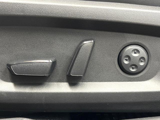 アウトランダーPHEV P 4WD 禁煙 BOSEサウンド 純正9型ナビ 全周囲カメラ ブラインドスポットモニター マイパイロット 電動リアゲート 黒革 メモリーシート シートヒーター LEDヘッド 純正20アルミ ETC(28枚目)