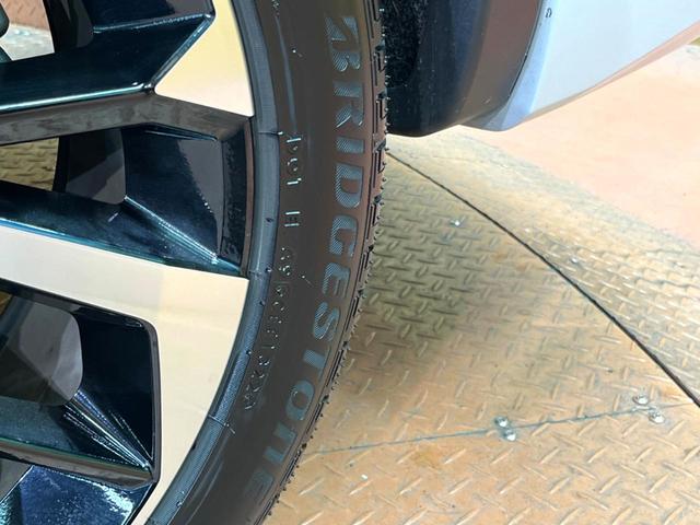 アウトランダーPHEV P 4WD 禁煙 BOSEサウンド 純正9型ナビ 全周囲カメラ ブラインドスポットモニター マイパイロット 電動リアゲート 黒革 メモリーシート シートヒーター LEDヘッド 純正20アルミ ETC(34枚目)