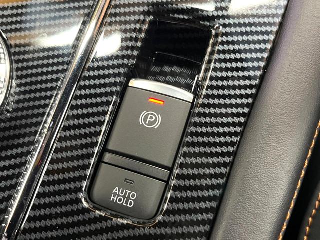 アウトランダーPHEV P 4WD 禁煙 BOSEサウンド 純正9型ナビ 全周囲カメラ ブラインドスポットモニター マイパイロット 電動リアゲート 黒革 メモリーシート シートヒーター LEDヘッド 純正20アルミ ETC(62枚目)